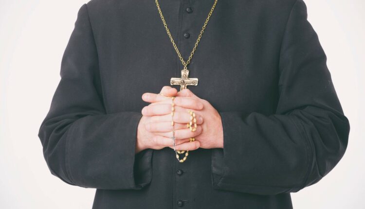 Por que a Igreja nega assistência aos suicidas