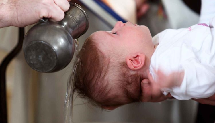 Os Batismos feitos fora da Igreja são válidos