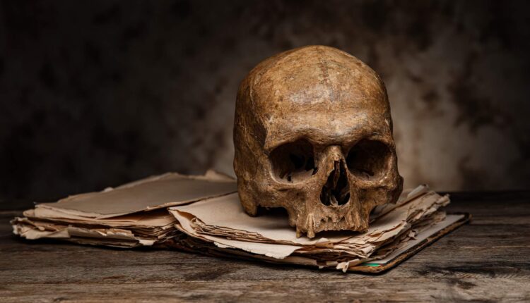 Oração aos Santos é Necromancia